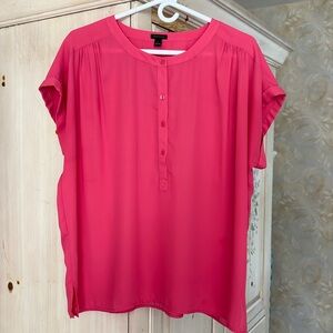 Ann Taylor Vibrant Pink Blouse Cuffed Shortsleeved Blouse with Front Bottons